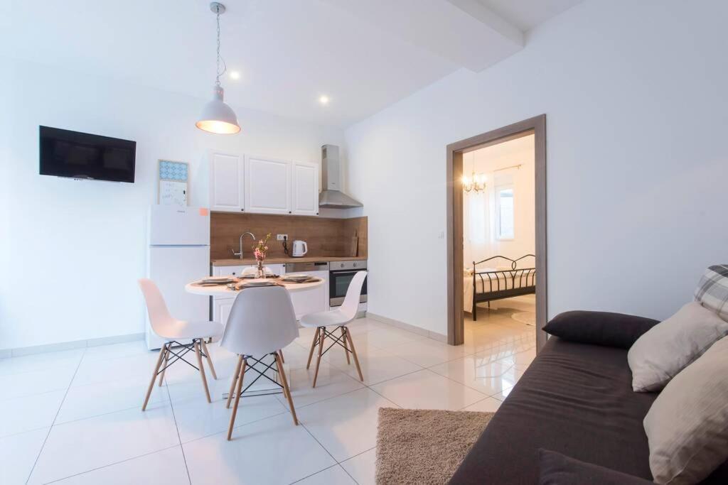شقة Apartman M&S 1 Kali, Otok Ugljan المظهر الخارجي الصورة