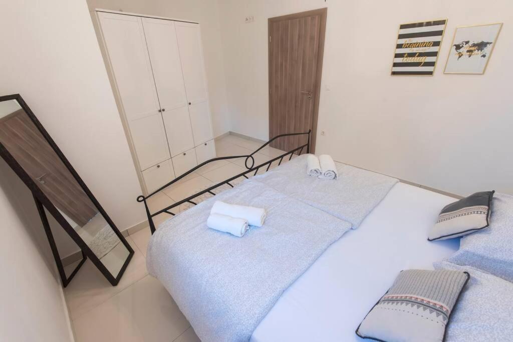 شقة Apartman M&S 1 Kali, Otok Ugljan المظهر الخارجي الصورة